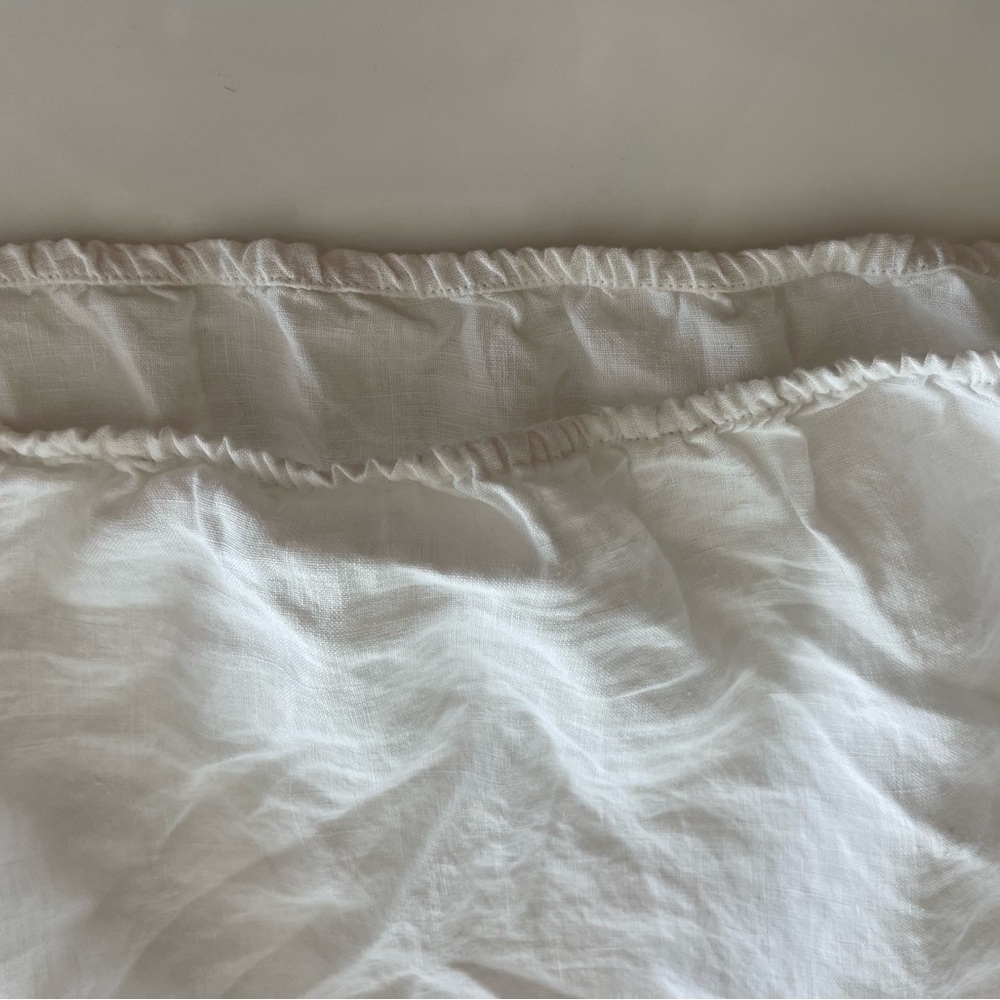 White Ruffled Fabric - Picture 3 of 7